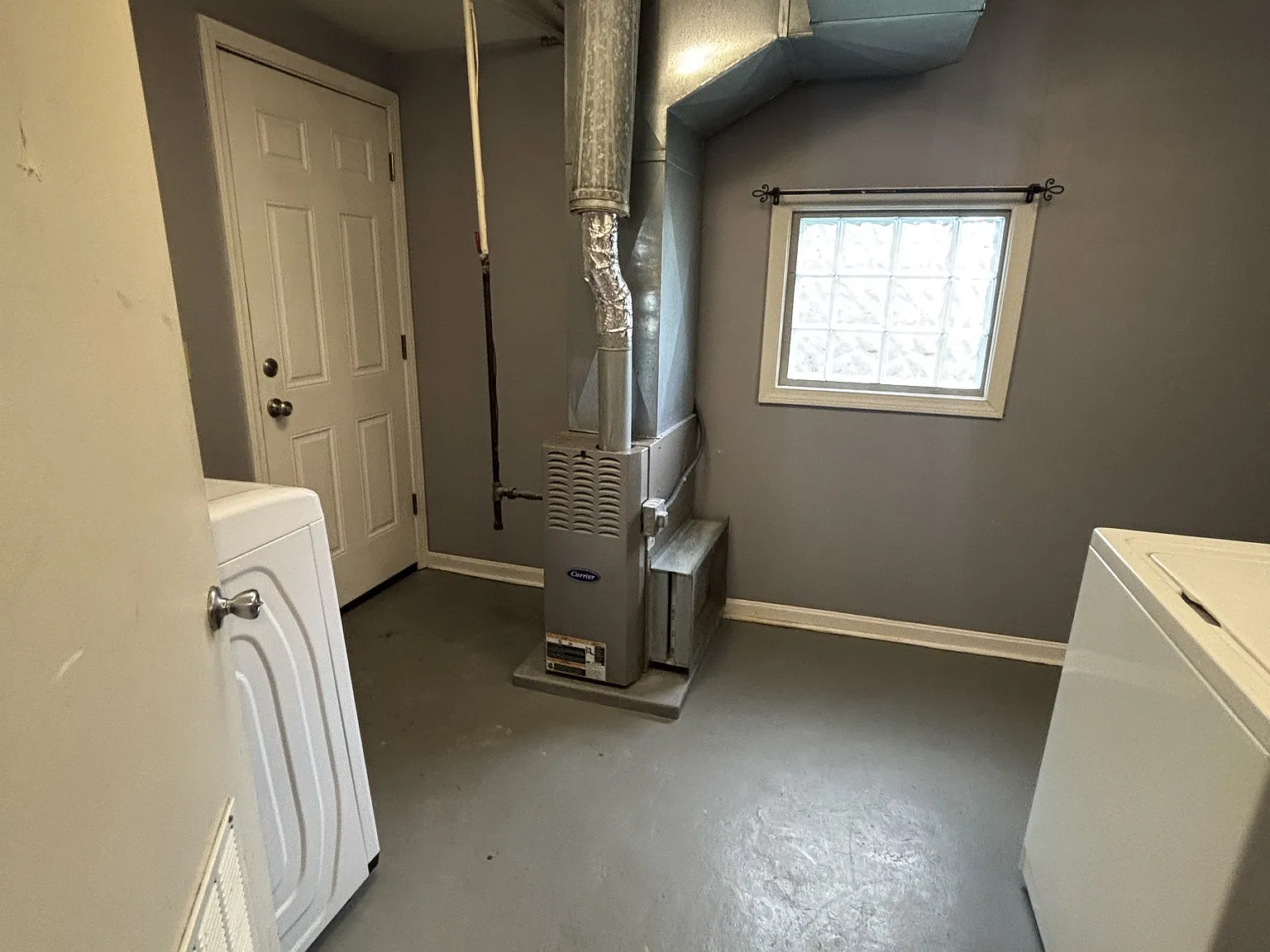 190 Meadowbrook Avenue - 1 — Photo 3