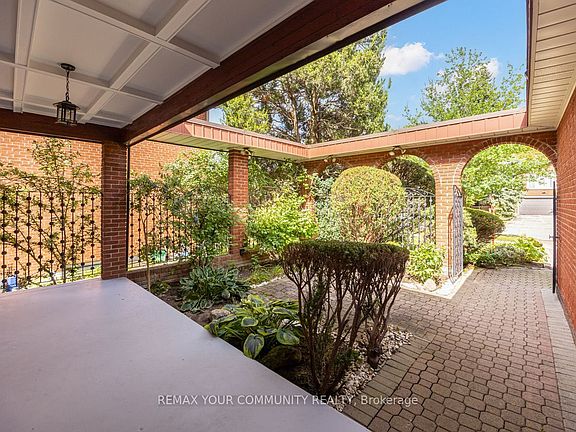3rd image of 31 Clovercrest Rd