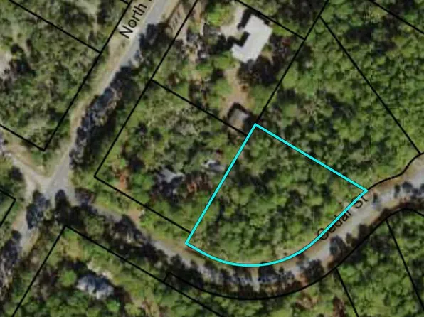 121 Cedar St, Eastpoint, FL 32328