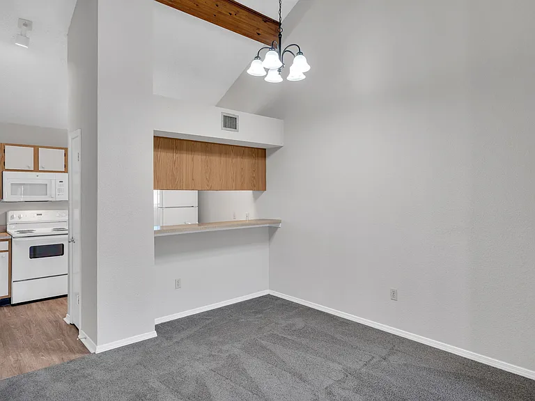 Seasons Apartments — Photo 41
