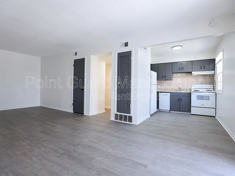 2922 N 54th St — Photo 23