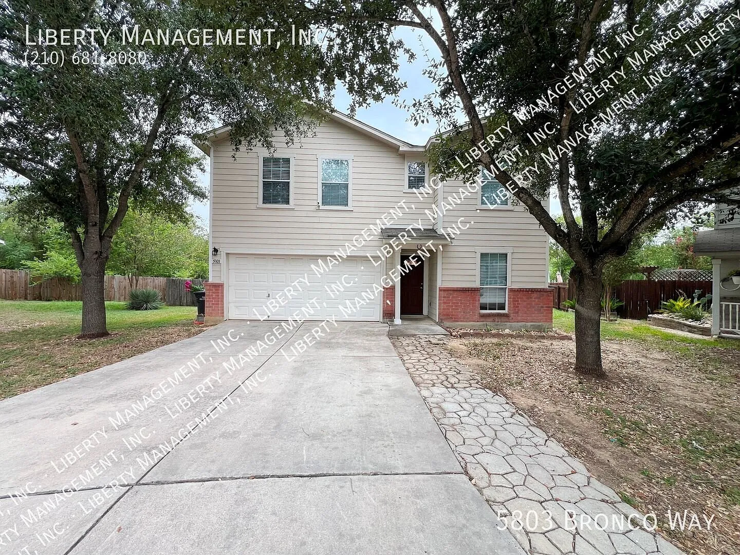4 Bed, 2.5 Bath Home on a Cul-de-sac and Greenbelt — Photo 2