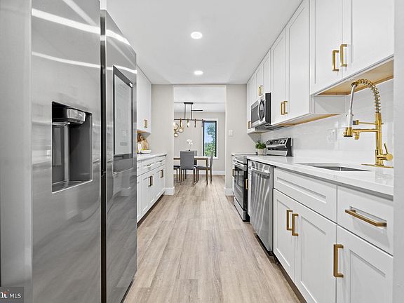3rd image of 523 Florida Ave APT 204