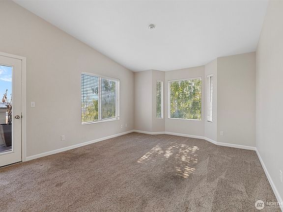 5th image of 320 SE Barrington Drive #A302
