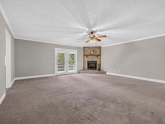 5th image of 34 Weatherly Ave