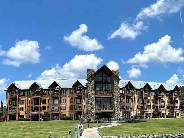 7010 Val Monte Dr #105, Guntersville, AL 35976