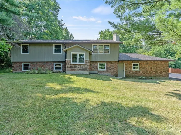 101 Saturn Dr, Syracuse, NY 13205