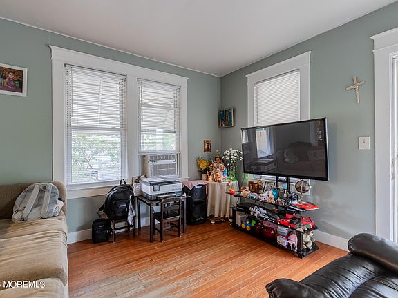 4th image of 45 E Westside Avenue