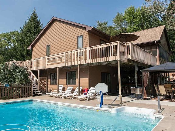 2nd image of 2785 Holly Ct NW