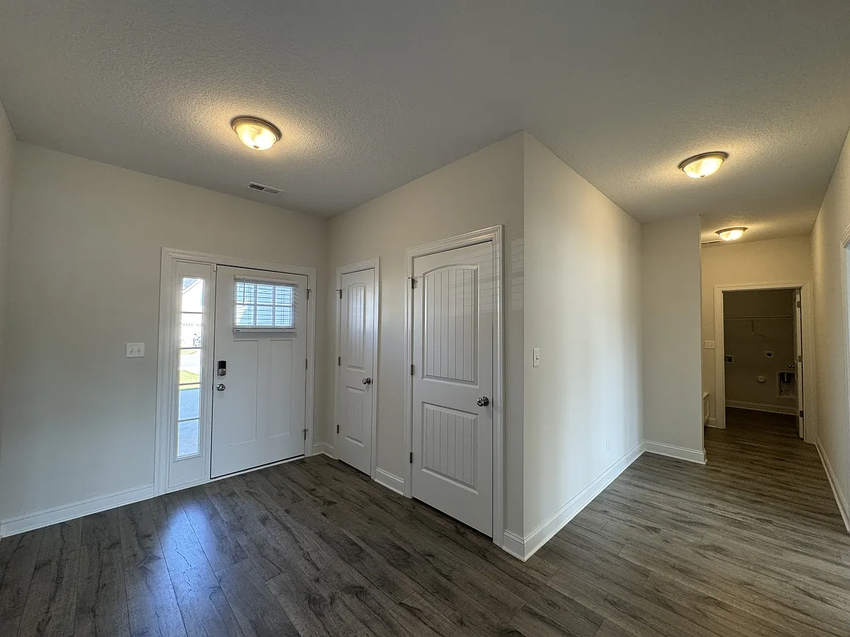 Building Photo - 592 Appalachian Trl