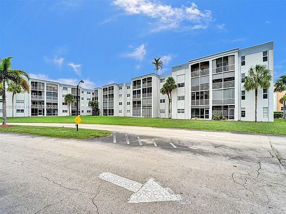 3rd image of 608 NE 2nd St APT 432