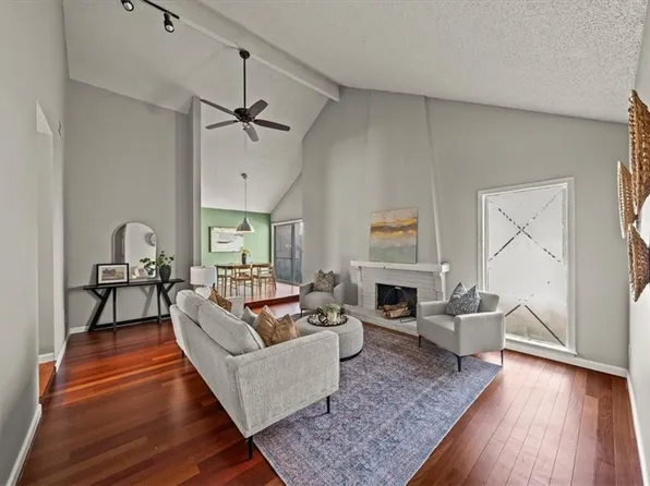 12212 W 79th Ter, Lenexa, KS 66215