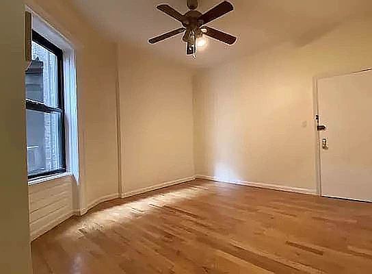 2nd image of 564 Amsterdam Ave #2