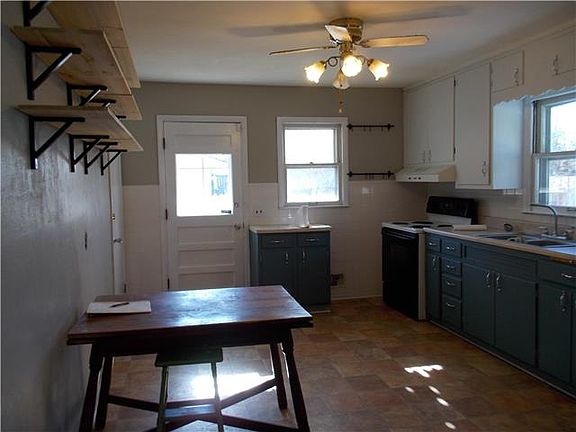 4th image of 2925 N 78th Pl