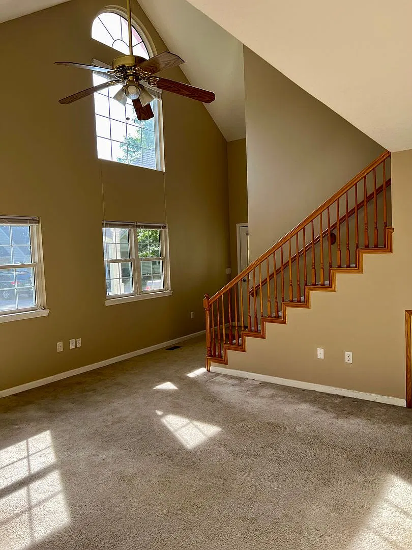2 Bedroom in amazing location!! — Photo 2
