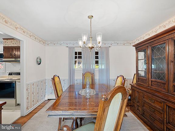 5th image of 2612 Montclare Dr