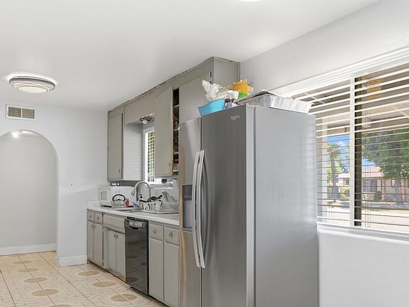 4th image of 1529 W Wren Avenue
