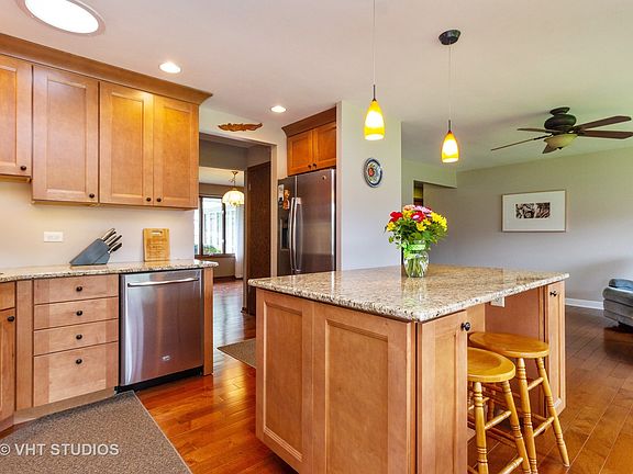 5th image of 6033 W 129th Pl