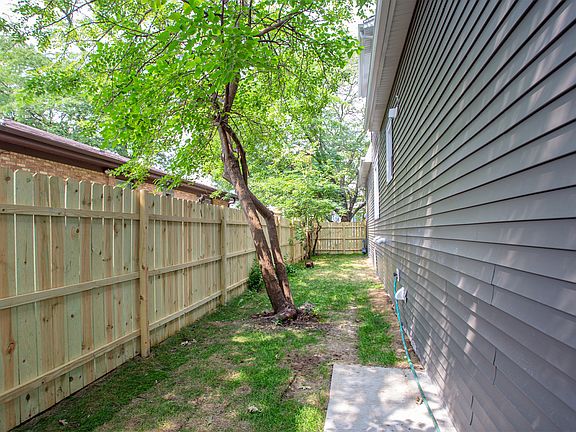 5th image of 2117 N Mulligan Ave