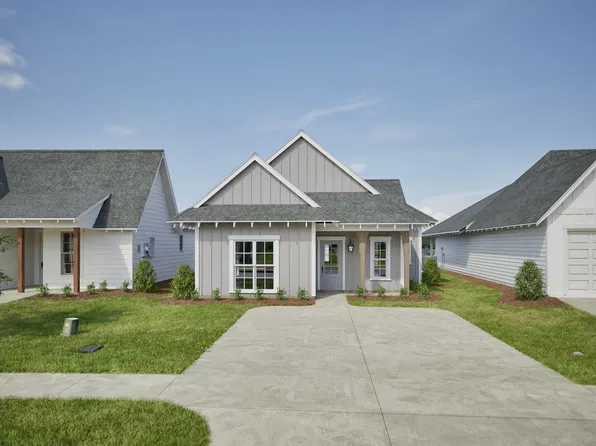 124 Honeysuckle Ln, Opelika, AL 36804