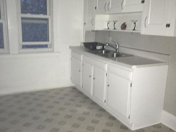 5th image of 2159 Eldred Ave Unit 2