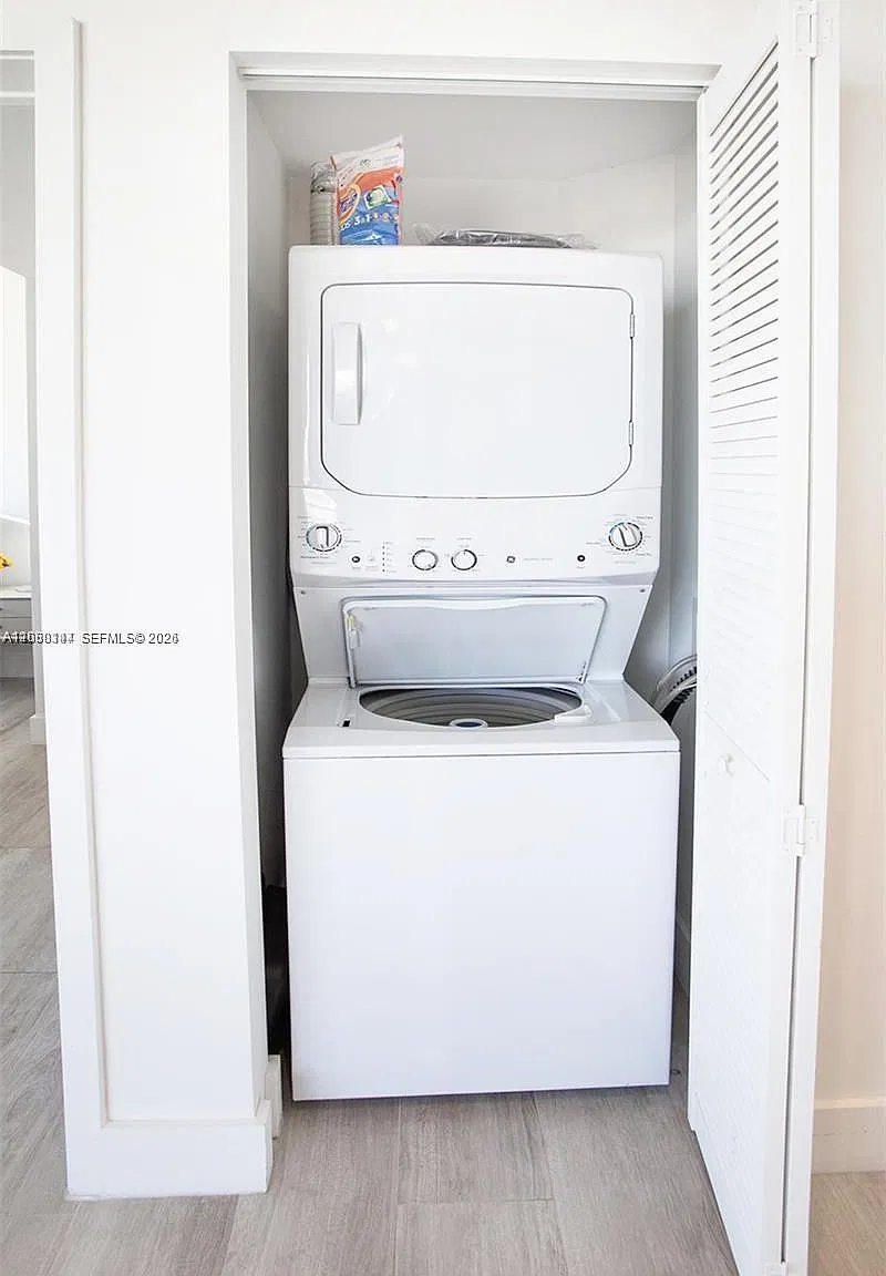 3401 Midtown Condo — Photo 4