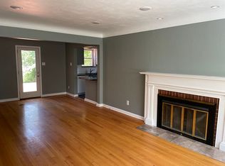1025 Leawood Dr, Saint Louis, MO 63126