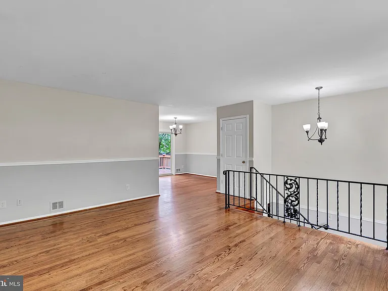 14715 Lock Dr — Photo 14