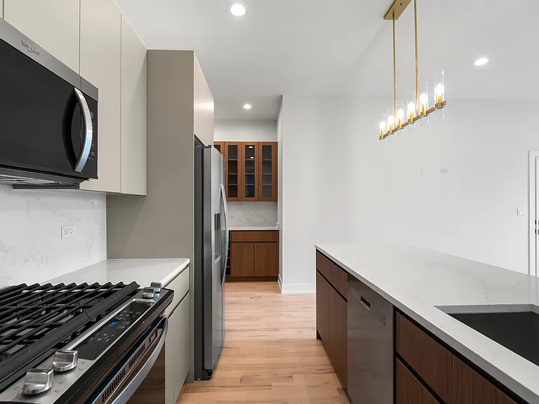 428 E 50th Pl #2 — Photo 7