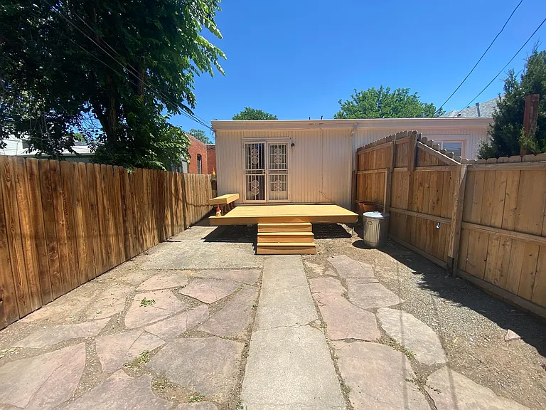 1019 S Clarkson St — Photo 21