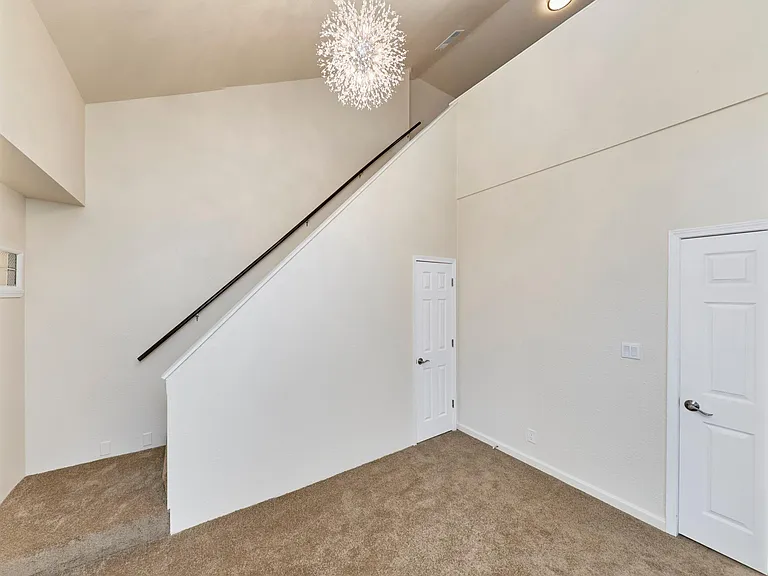 1421 N Park Pl — Photo 48