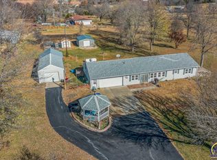 2740 SE 93rd St, Wakarusa, KS 66546