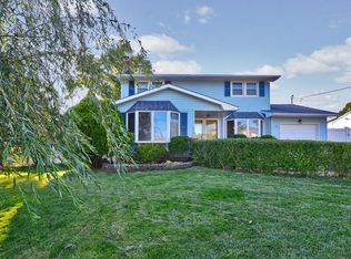 14 Ambassador Ln, Selden, NY 11784
