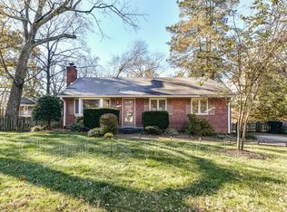 2810 N Harrison St, Arlington, VA 22207