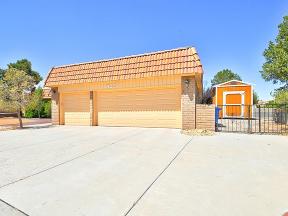 4th image of 4925 Camino De Monte NE