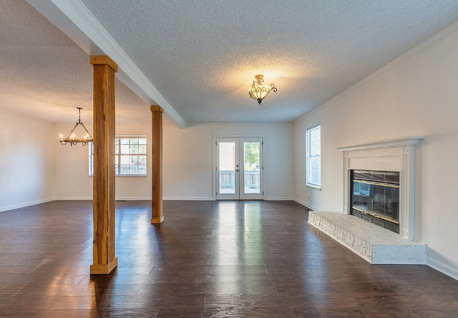 3 bed, 3.0 bath, 1820 sqft, $2,500 — Photo 4