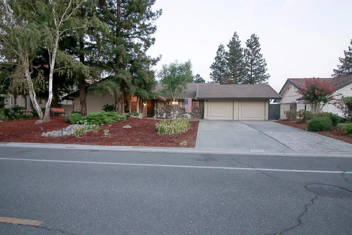 44415 S El Macero Dr photo 1