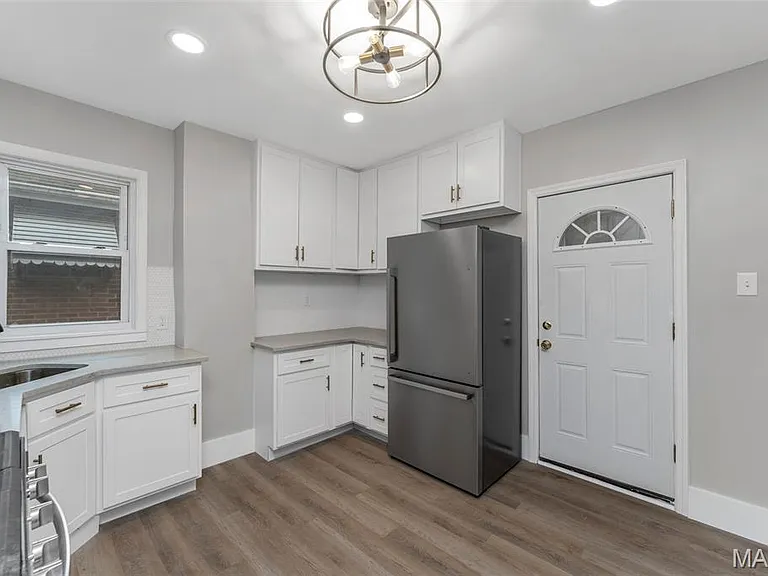 3711 Oak Hill Ave — Photo 11