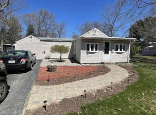 65 Killey Ave, Warwick, RI 02889