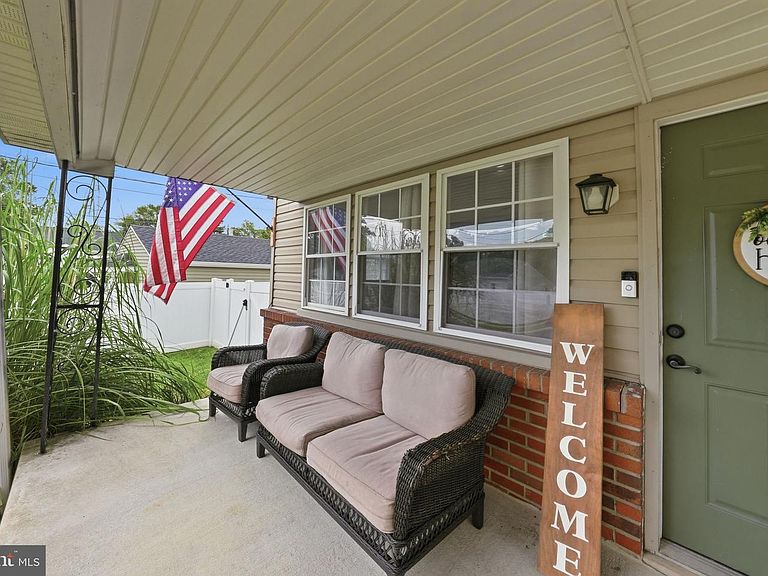 Listing photo 4