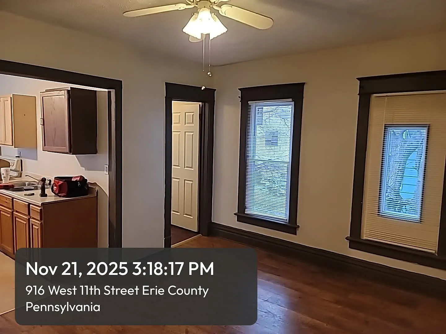 3 bed, 800 sqft, $965 — Photo 3