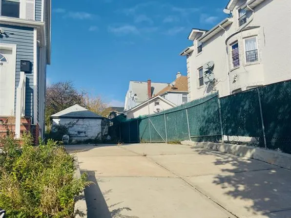 109-09 34th Avenue image 3 of 3