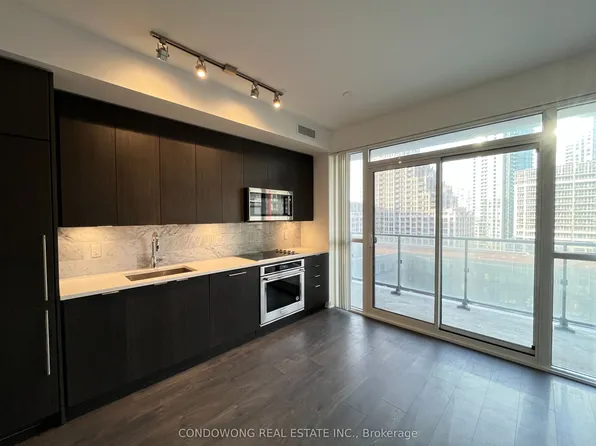 38 Iannuzzi St #1003, Toronto, ON M5V 0A2