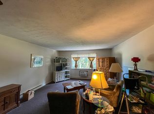 103 Horse Pond Rd APT E, Salem, CT 06420