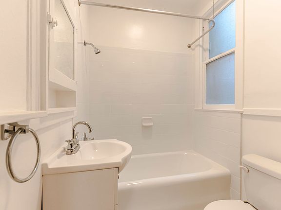 4th image of 1960 Fulton St #1