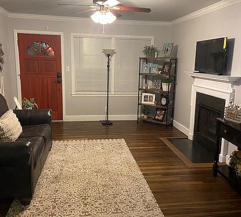 2nd image of 2508 Yale Ave