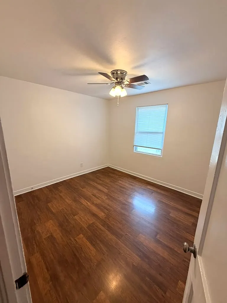 2 bed, 550 sqft, $1,350 — Photo 4