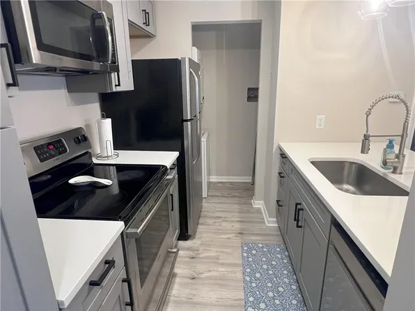 11905 W 58th Ter APT C, Shawnee, KS 66216