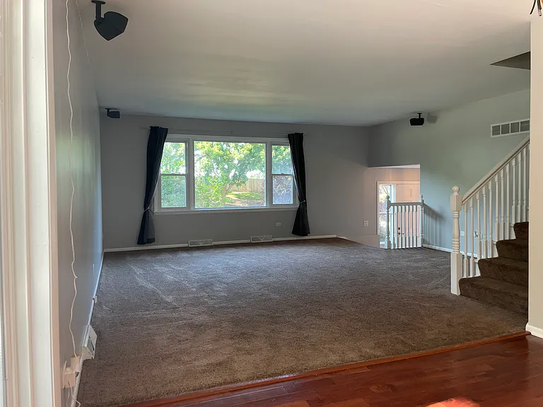 LIVING ROOM_06252024