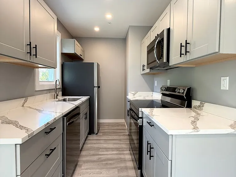 176 Smith Ave — Photo 15